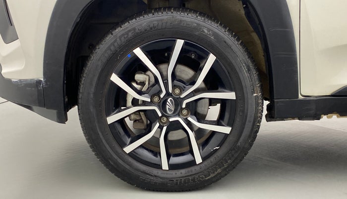 2018 Mahindra KUV 100 NXT K8 6 STR, Petrol, Manual, 13,555 km, Left Front Wheel