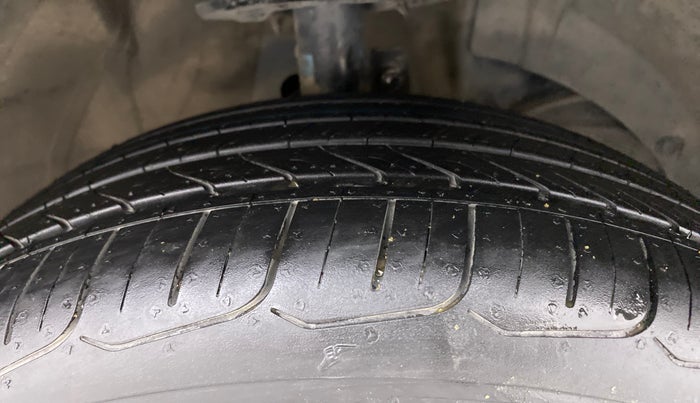 2019 Maruti Baleno ALPHA CVT PETROL 1.2, Petrol, Automatic, 37,855 km, Right Front Tyre Tread