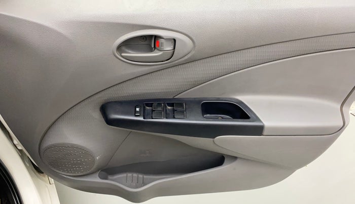 2011 Toyota Etios Liva G, CNG, Manual, 96,671 km, Driver Side Door Panels Control