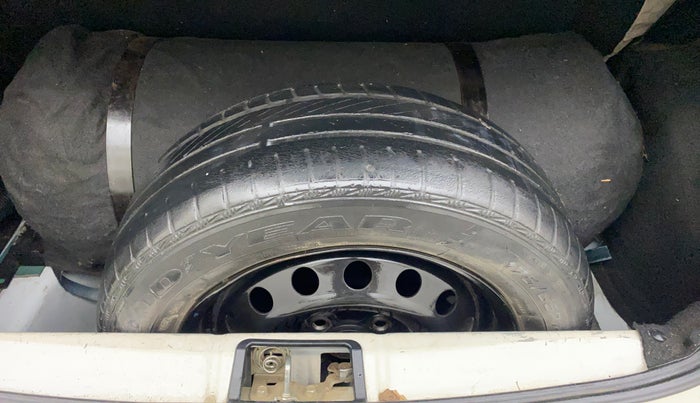 2011 Toyota Etios Liva G, CNG, Manual, 96,671 km, Spare Tyre