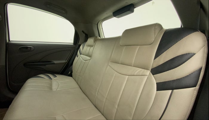 2011 Toyota Etios Liva G, CNG, Manual, 96,671 km, Right Side Rear Door Cabin