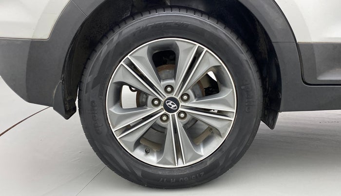 2017 Hyundai Creta SX PLUS AT 1.6 DIESEL, Diesel, Automatic, 1,00,854 km, Right Rear Wheel
