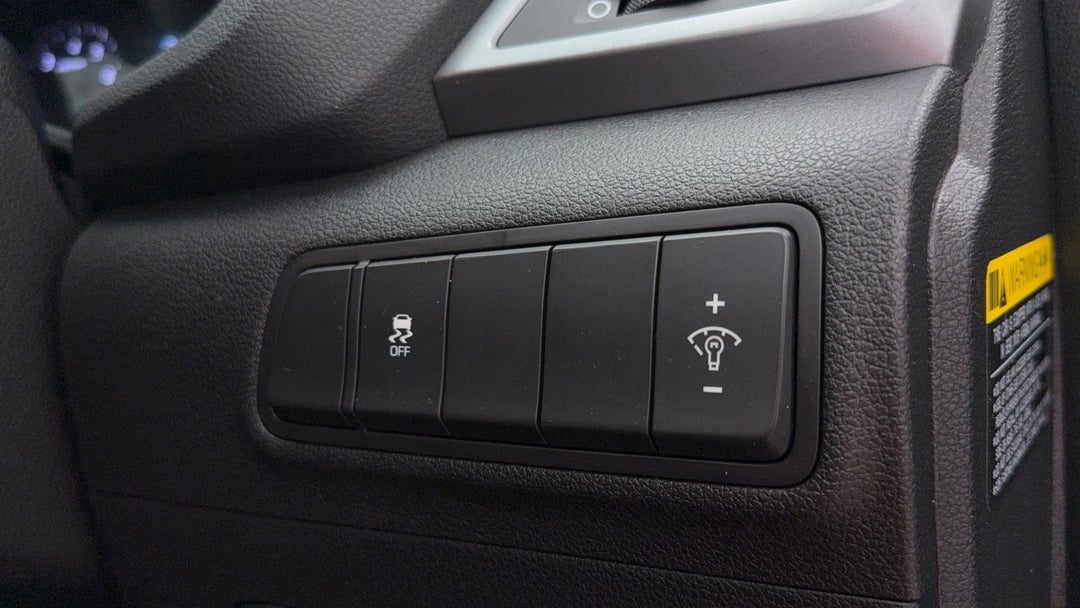 2018 Hyundai Tucson Active X (fwd), Automatic, 163235 km, Utility Switches/Buttons