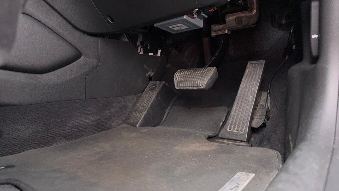 2018 Hyundai Tucson Active X (fwd), Automatic, 163235 km, Pedals and Footmat