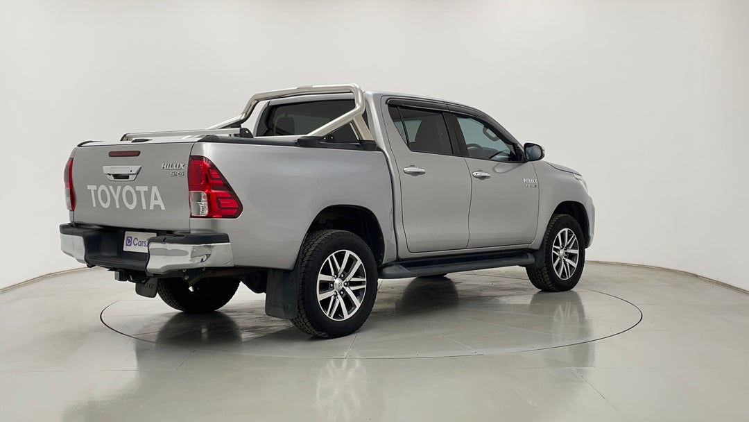 Right Back Diagonal (45- Degree) View