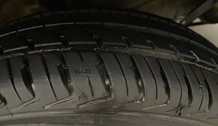 2017 Maruti Wagon R 1.0 LXI CNG, CNG, Manual, 62,850 km, Left Rear Tyre Tread