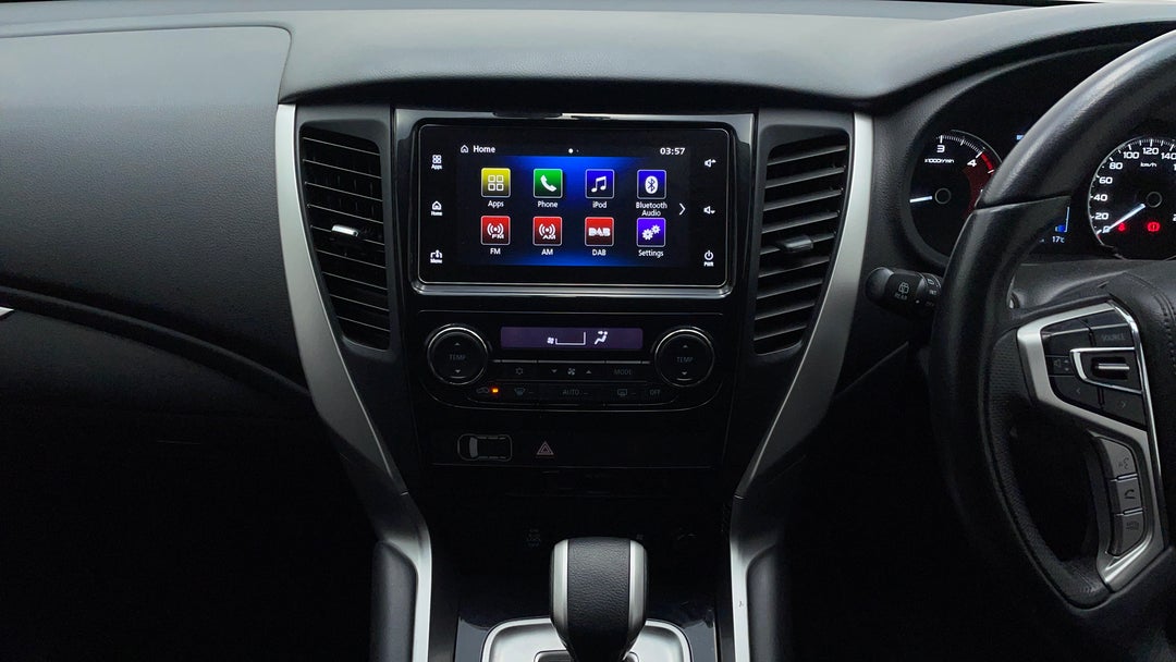 2019 Mitsubishi Pajero Sport Gls (4x4) 7 Seat, Automatic, 109732 km, Center Console