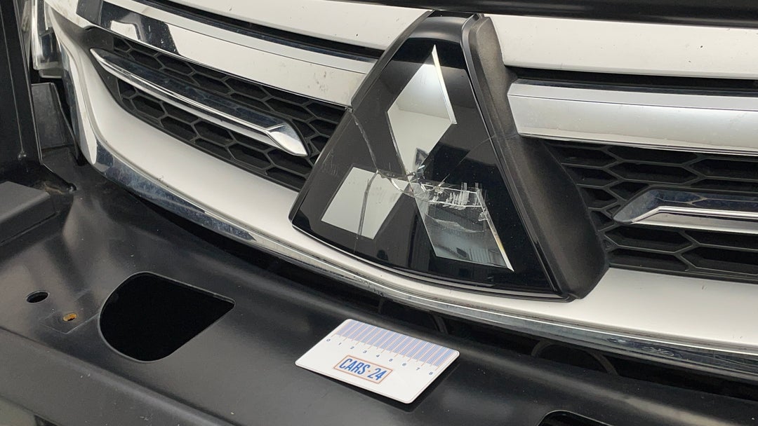 2019 Mitsubishi Pajero Sport Gls (4x4) 7 Seat, Automatic, 109732 km, Badge Front Scratch