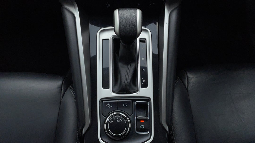 2019 Mitsubishi Pajero Sport Gls (4x4) 7 Seat, Automatic, 109732 km, Gear Lever 