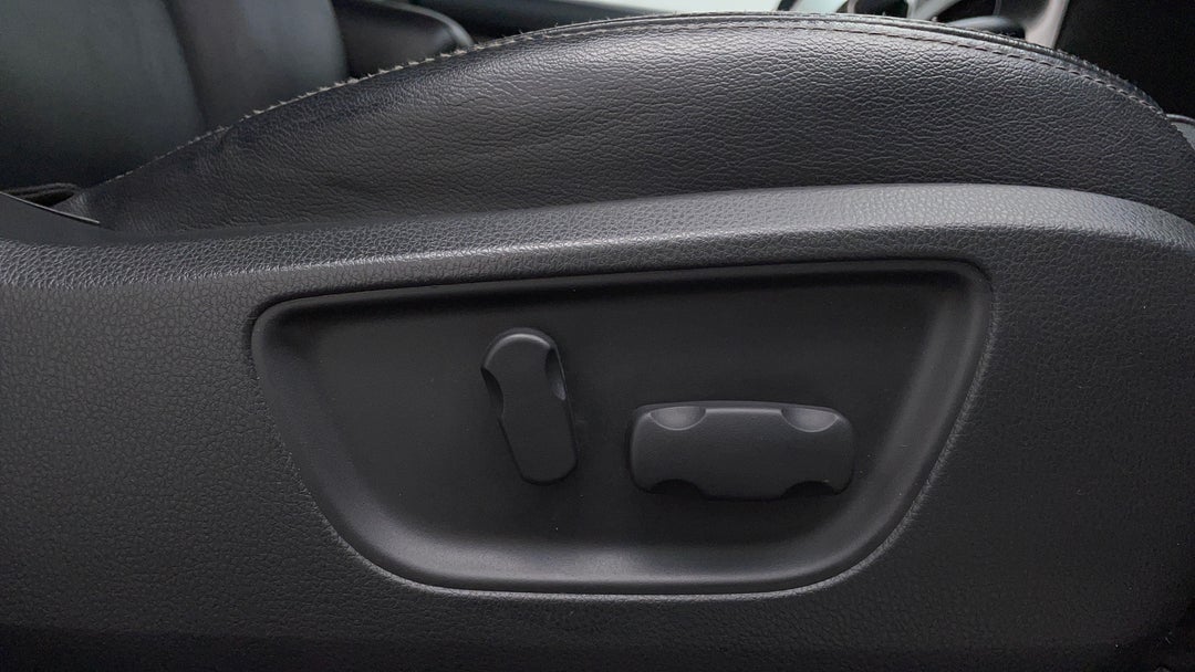 2019 Mitsubishi Pajero Sport Gls (4x4) 7 Seat, Automatic, 109732 km, Drivers Side Adjustment Panel