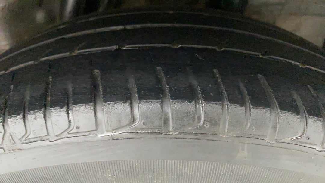Left Rear Tyre Tread