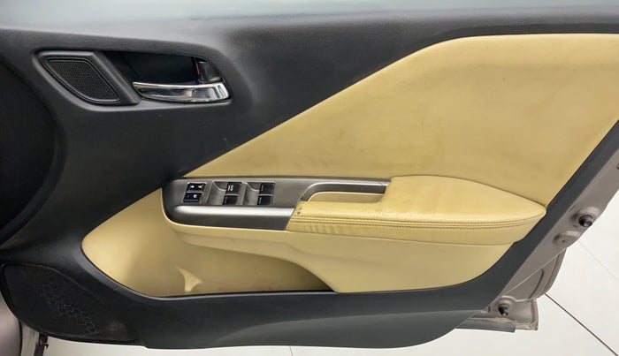 2015 Honda City 1.5L I-VTEC VX CVT, CNG, Automatic, 74,553 km, Driver Side Door Panels Control