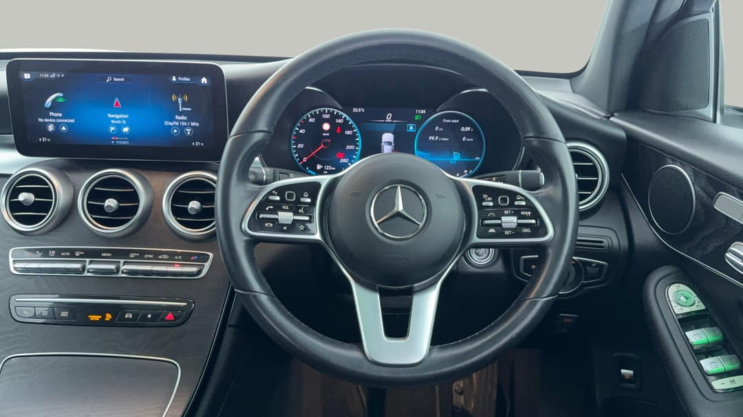 2021 Mercedes-benz GLC 200, Automatic, 56011 km, Steering Wheel Close-up