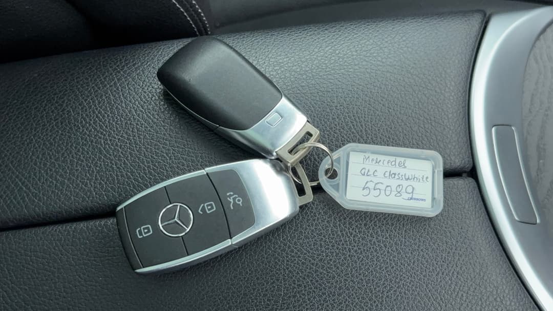 2021 Mercedes-benz GLC 200, Automatic, 56011 km, Key Close-up