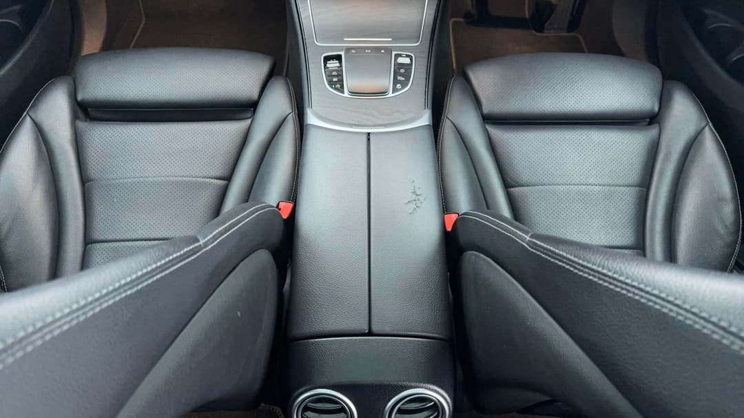 2021 Mercedes-benz GLC 200, Automatic, 56011 km, Center Console
