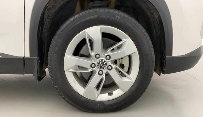 2022 MG HECTOR SHINE 1.5 PETROL TURBO MT, Petrol, Manual, 13,425 km, Right Front Wheel