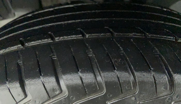 2019 Renault Kwid RXL, Petrol, Manual, 42,206 km, Left Front Tyre Tread