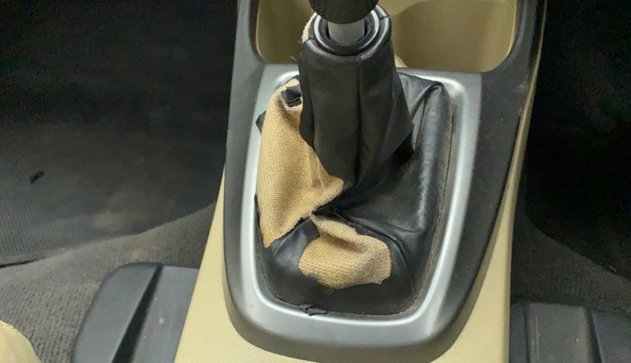 2012 Honda City 1.5L I-VTEC V MT, Petrol, Manual, 53,022 km, Gear lever - Boot cover slightly torn
