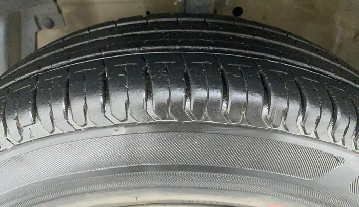 2013 Maruti Swift Dzire VDI, Diesel, Manual, 60,551 km, Left Front Tyre Tread