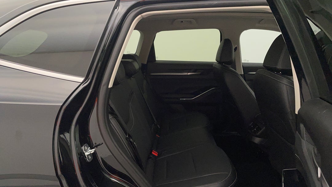 2022 GWM Haval H6 Vanta, Automatic, 60955 km, Right Side Rear Door Cabin View