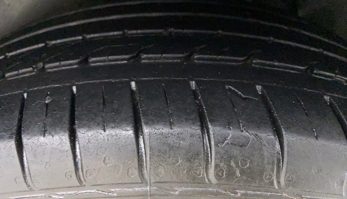 2017 Hyundai Creta 1.6 E + VTVT, Petrol, Manual, 25,212 km, Left Rear Tyre Tread