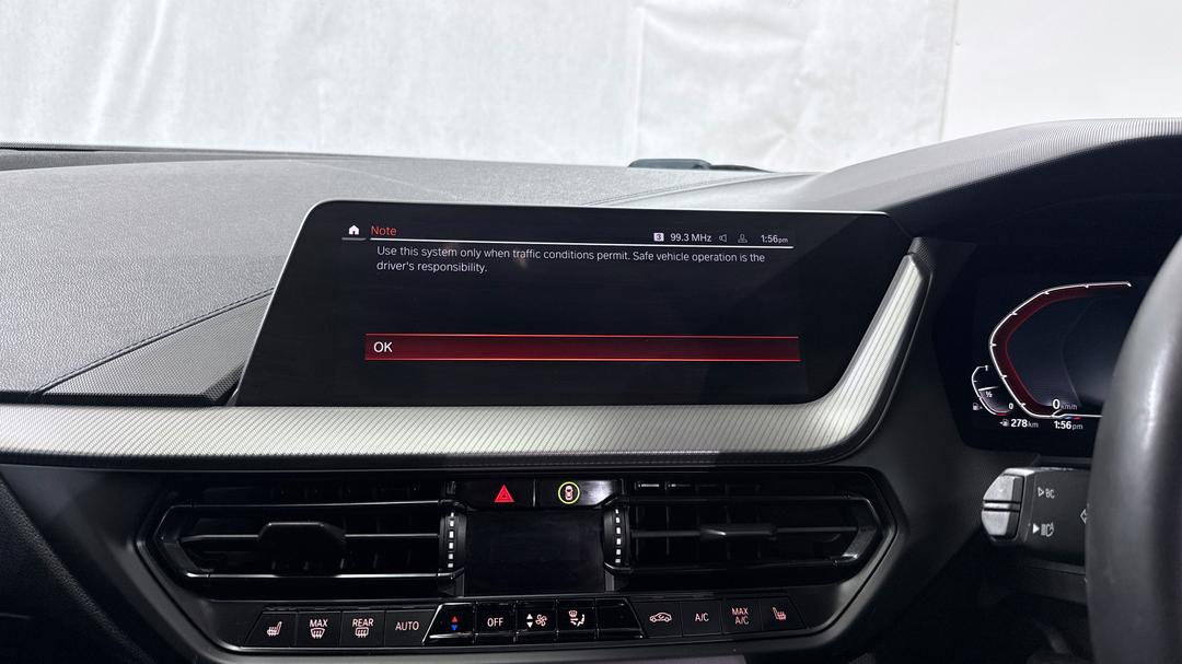 2020 BMW 1 18i M Sport, Automatic, 33680 km, Infotainment System