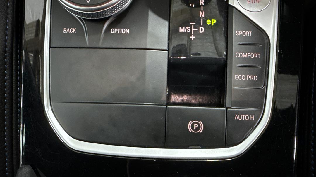 2020 BMW 1 18i M Sport, Automatic, 33680 km, Handbrake