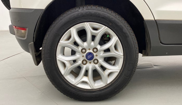 2016 Ford Ecosport 1.5 TITANIUM TI VCT AT, Petrol, Automatic, 62,789 km, Right Rear Wheel
