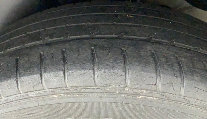 2016 Hyundai Creta 1.6 S, Petrol, Manual, 65,531 km, Left Rear Tyre Tread