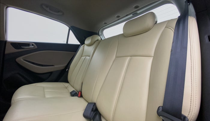 2015 Hyundai Elite i20 ASTA 1.2 (O), Petrol, Manual, 51,490 km, Right Side Rear Door Cabin