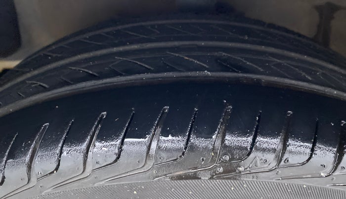 2013 Chevrolet Beat PS DIESEL, Diesel, Manual, 77,548 km, Left Front Tyre Tread