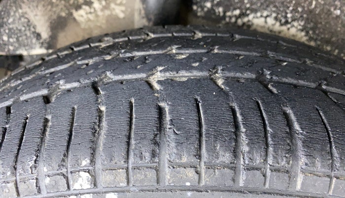 2011 Maruti Ritz LXI, Petrol, Manual, 85,273 km, Right Rear Tyre Tread