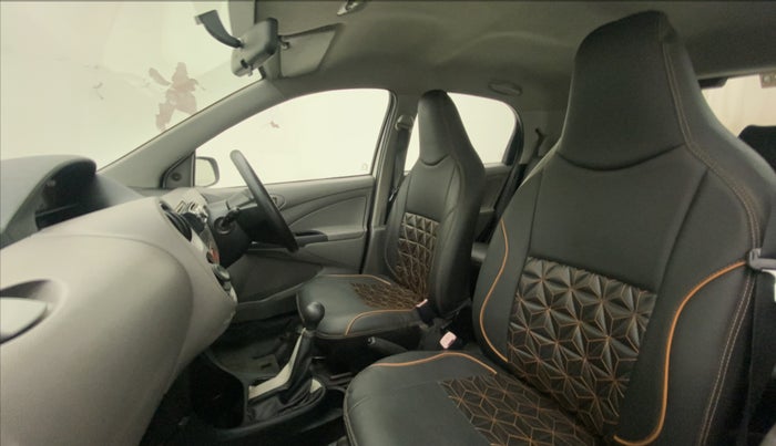 2011 Toyota Etios Liva G, Petrol, Manual, 79,607 km, Right Side Front Door Cabin