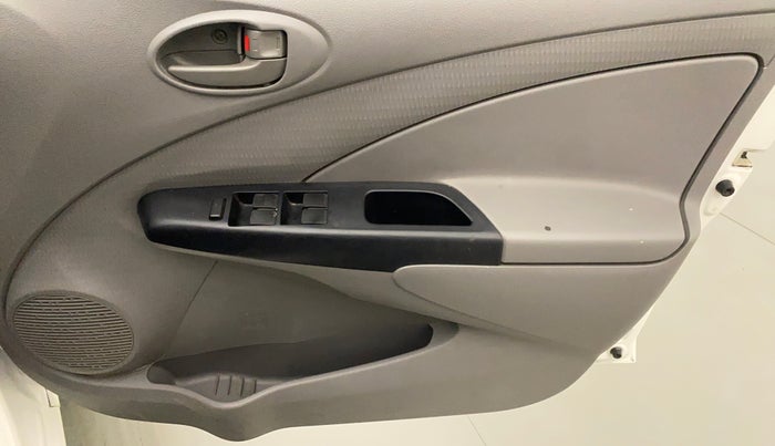 2011 Toyota Etios Liva G, Petrol, Manual, 79,607 km, Driver Side Door Panels Control