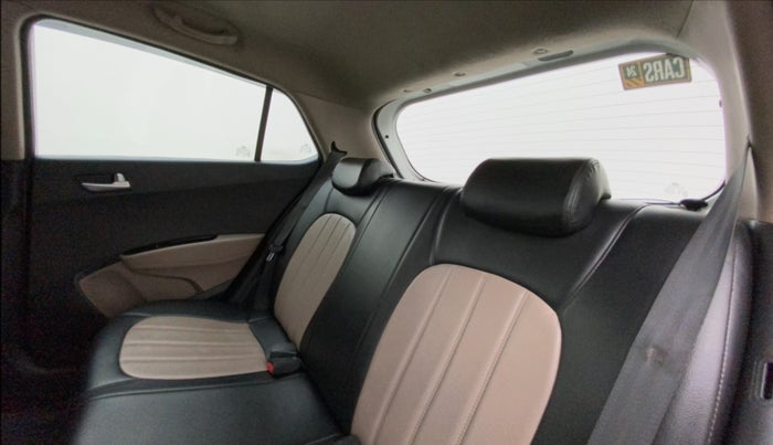 2017 Hyundai Grand i10 ASTA 1.2 KAPPA VTVT, Petrol, Manual, 69,873 km, Right Side Rear Door Cabin