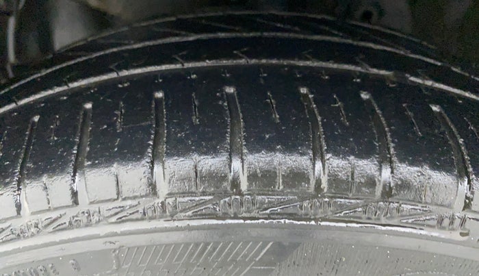 2013 Honda Brio 1.2 V MT I VTEC, Petrol, Manual, 61,773 km, Left Front Tyre Tread