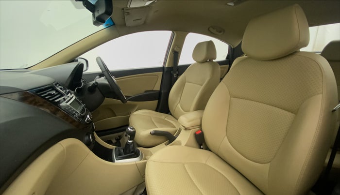 2014 Hyundai Verna FLUIDIC 1.6 VTVT SX, Petrol, Manual, 82,289 km, Right Side Front Door Cabin