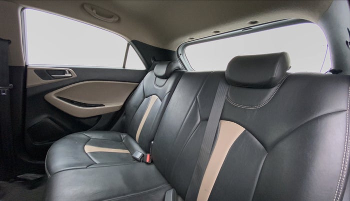 2014 Hyundai Elite i20 ASTA 1.2, Petrol, Manual, 49,880 km, Right Side Door Cabin View