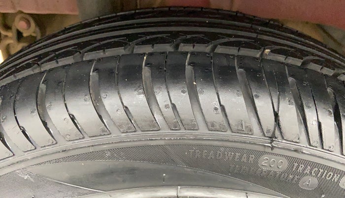 2017 Mahindra KUV 100 NXT K2 D 6S, Diesel, Manual, 66,520 km, Right Rear Tyre Tread