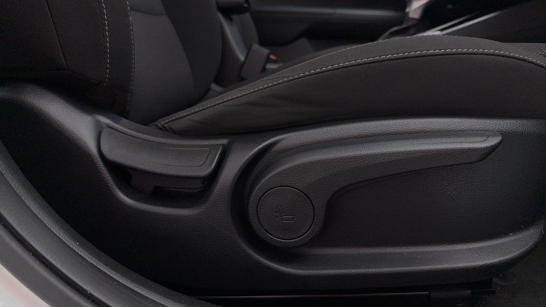 2022 Kia Cerato S, Automatic, 66459 km, Drivers Side Adjustment Panel