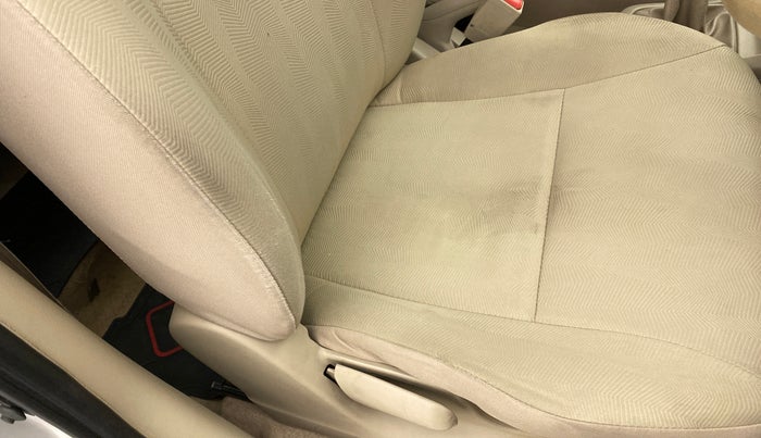 2016 Maruti Ertiga VXI, Petrol, Manual, 99,396 km, Driver seat - Cover slightly stained