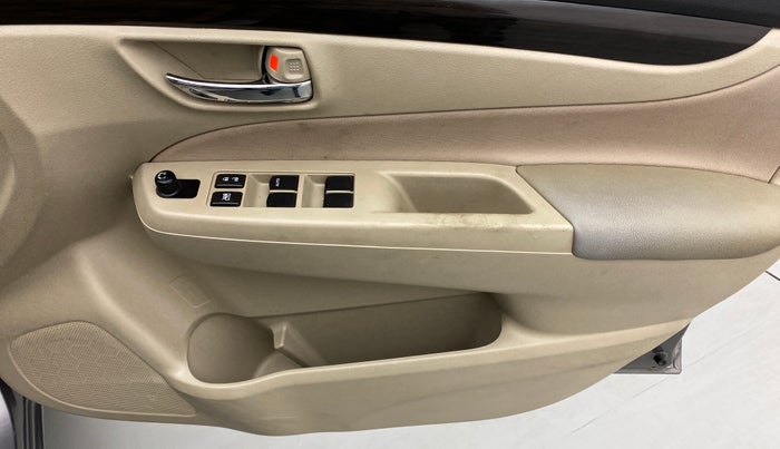 2017 Maruti Ciaz DELTA 1.4 VVT AT, Petrol, Automatic, 36,981 km, Driver Side Door Panels Control