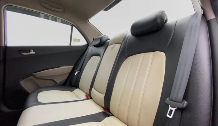 2015 Hyundai Xcent S 1.2 OPT, Petrol, Manual, 63,100 km, Right Side Rear Door Cabin
