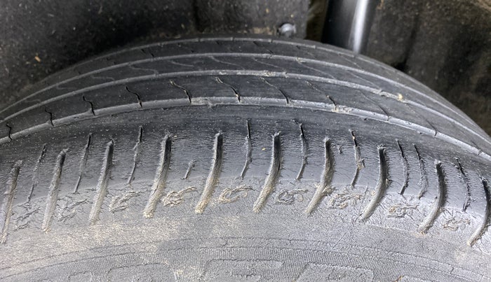 2018 Maruti Vitara Brezza ZDI PLUS, Diesel, Manual, 64,938 km, Left Rear Tyre Tread
