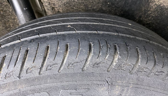 2018 Maruti Vitara Brezza ZDI PLUS, Diesel, Manual, 64,938 km, Right Rear Tyre Tread