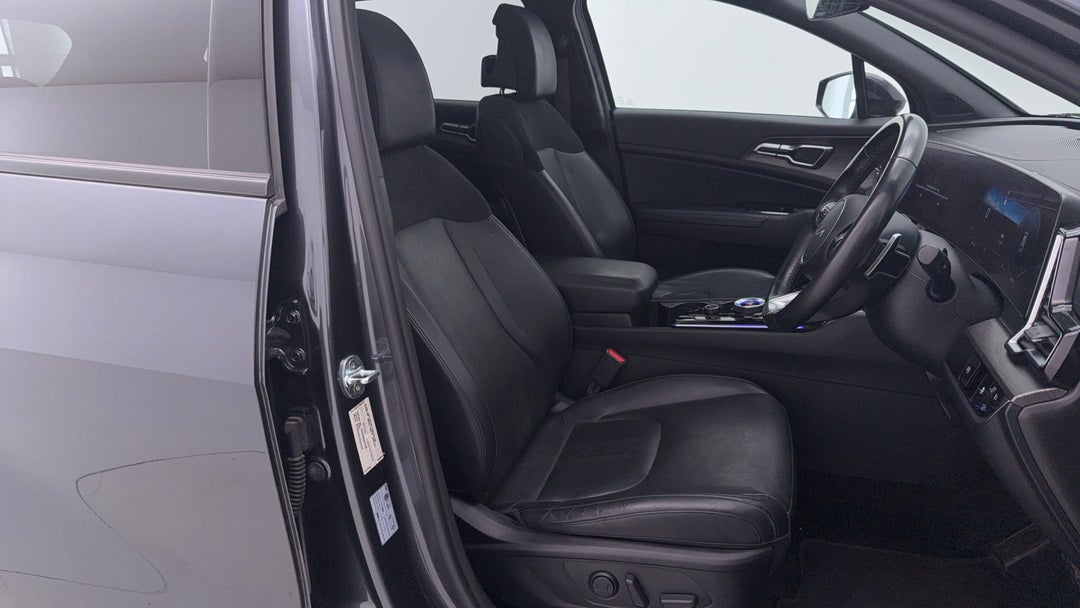 2022 Kia Sportage Gt-line (AWD), Automatic, 55469 km, Right Side Front Door Cabin View