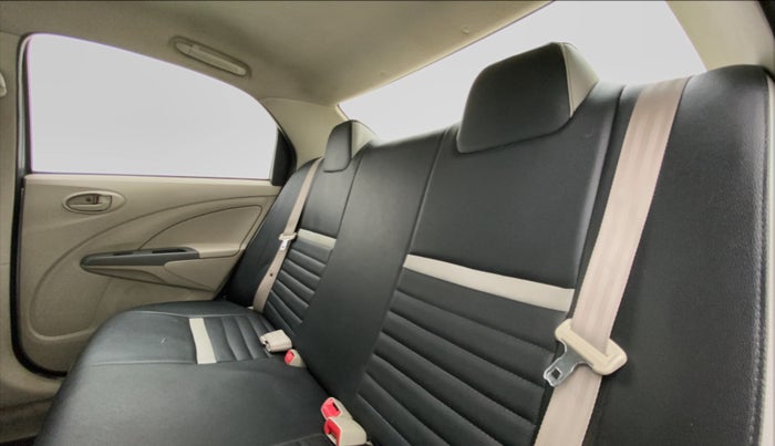 2015 Toyota Etios G, Petrol, Manual, 42,446 km, Right Side Rear Door Cabin