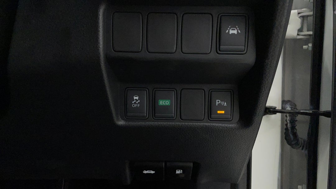 2016 Nissan Qashqai Ti, Automatic, 53382 km, Utility Switches/Buttons