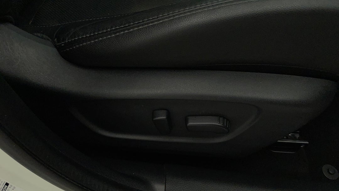 2016 Nissan Qashqai Ti, Automatic, 53382 km, Drivers Side Adjustment Panel