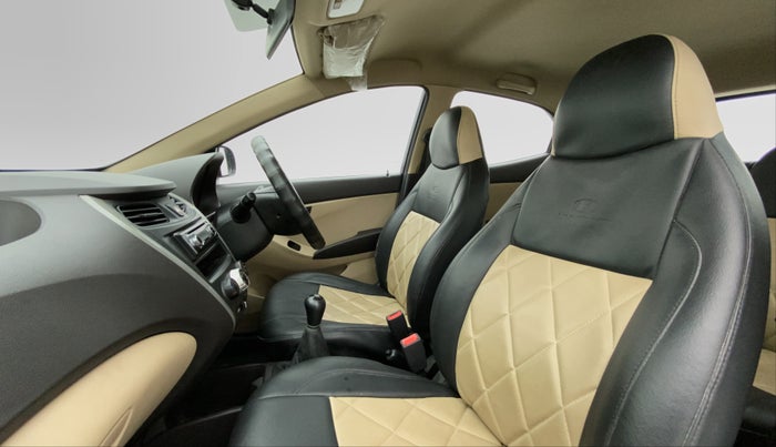 2015 Hyundai Eon ERA PLUS, Petrol, Manual, 13,777 km, Right Side Front Door Cabin